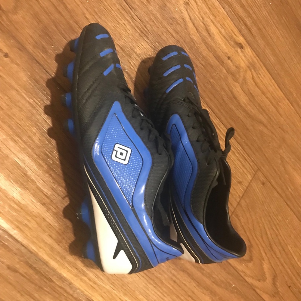 Men’s soccer shoes